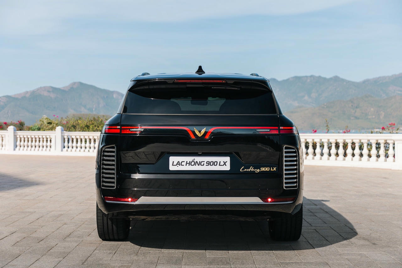 Vinfast bàn giao lô xe Lạc Hồng - Đưa đón nguyên thủ quốc tế tại đại lễ kỷ niệm 80 năm Quốc khánh