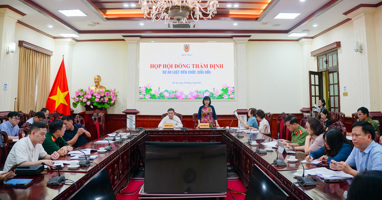 Cần làm rõ hơn các quy định về tuyển dụng viên chức