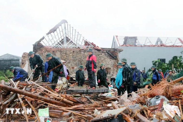 Cứu trợ khẩn cấp gần 1,5 tỷ đồng cho người dân bị thiệt hại do bão số 5 