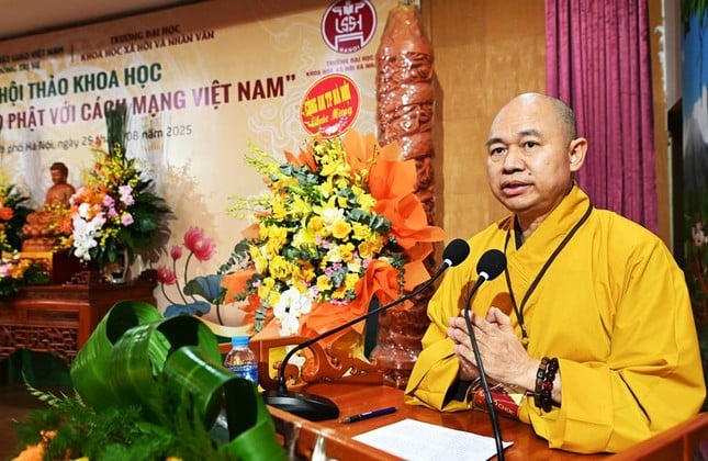 Thượng tọa Thích Đức Thiện phát biểu đúc kết hội thảo