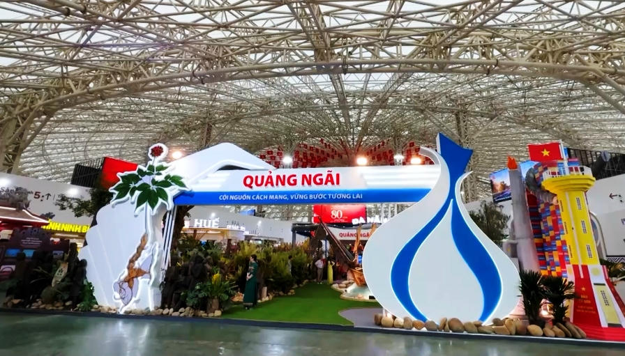 Không gian trưng bày triển lãm tỉnh Quảng Ngãi.