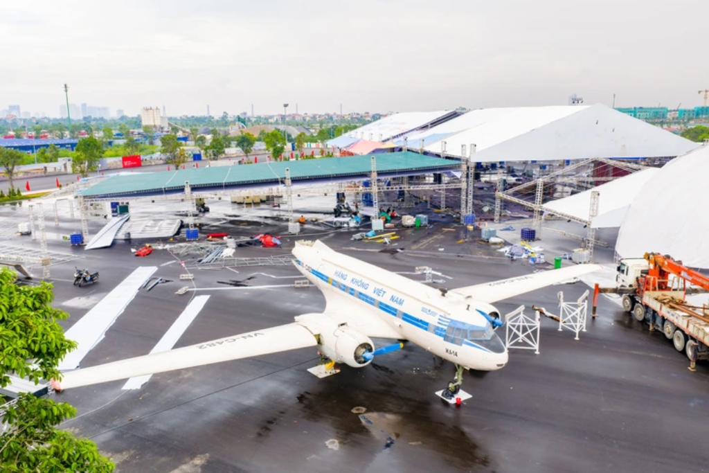 Tàu bay IL14 từng được sử dụng phục vụ các chuyến bay chuyên cơ chở Bác Hồ và các đồng chí Lãnh đạo Đảng, Nhà nước trong thời kỳ kháng chiến chống Mỹ cứu nước