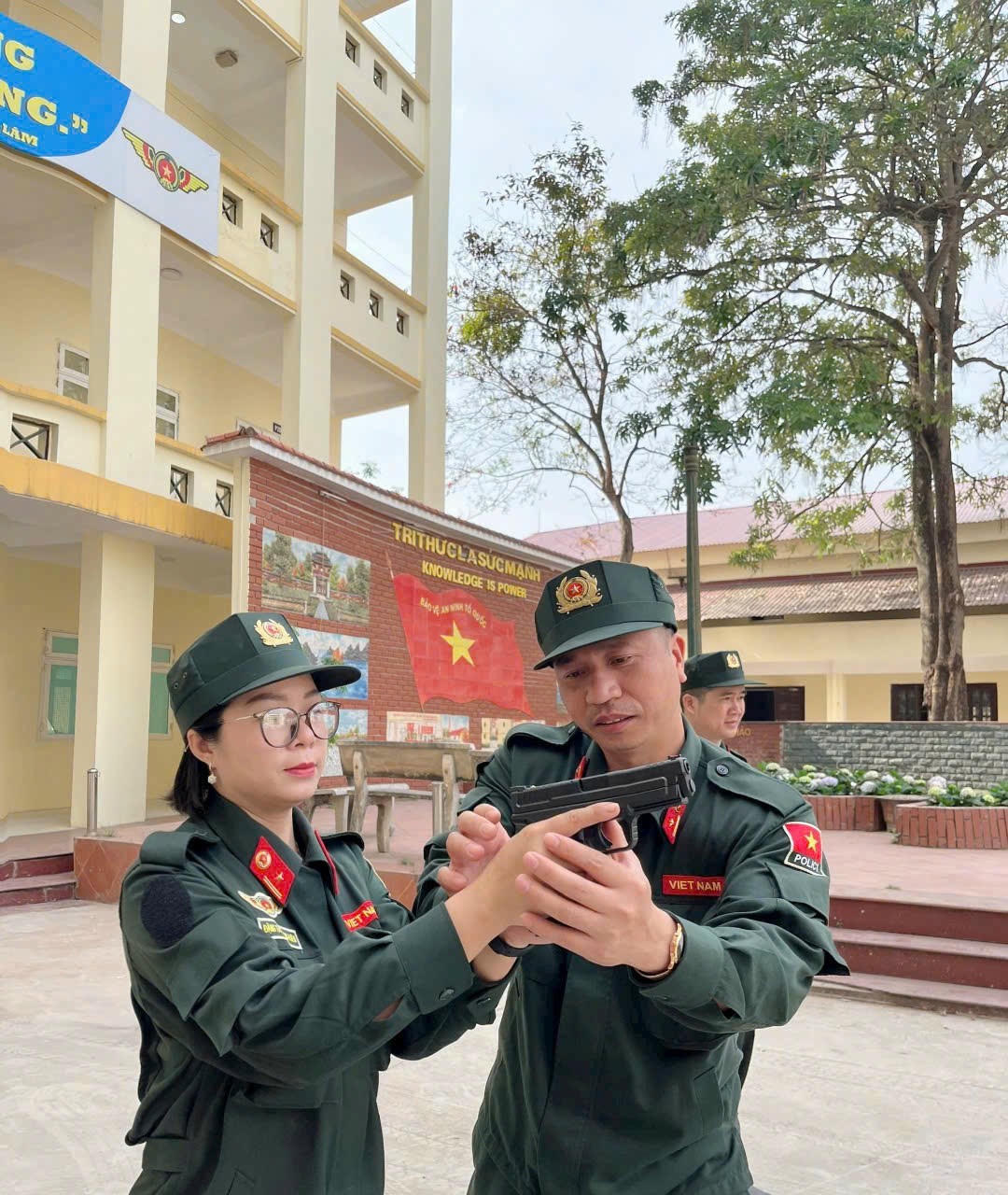 Trong 6 tháng huấn luyện, chị Kiên vừa học tập các nội dung theo chuẩn LHQ vừa tiếp tục làm báo