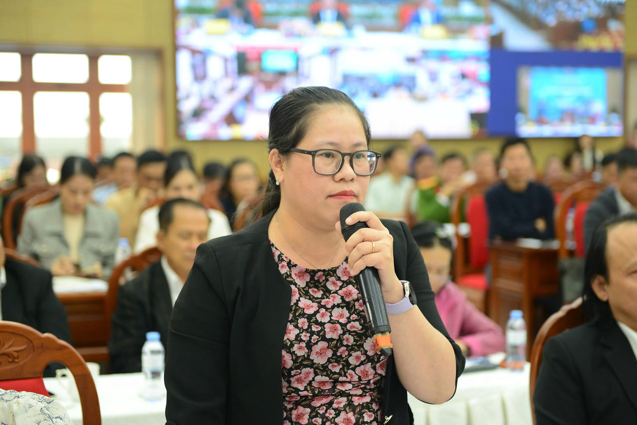 Đại diện Công ty TNHH Utisys Việt Nam trình bày kiến nghị.