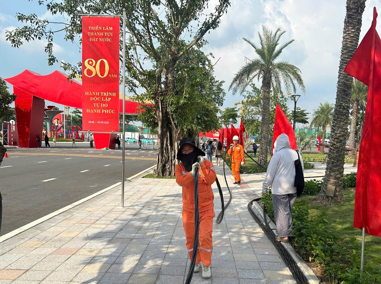 EVNHANOI bổ sung nguồn cấp điện tại các khu vực quan trọng