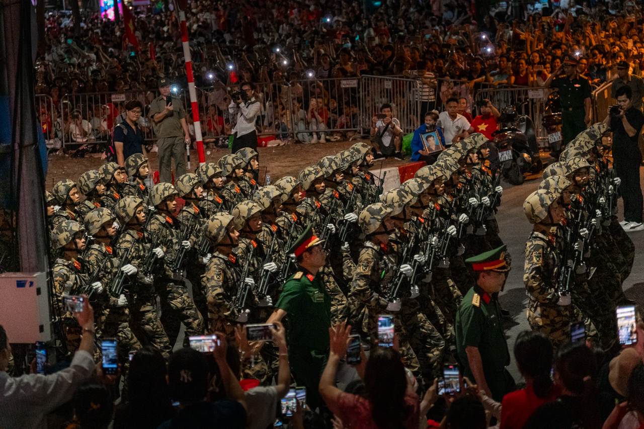 Lực lượng Công binh ngày đêm xẻ núi, san đồi, bắc cầu, ghép phà, lập nhiều chiến công xuất sắc. Ảnh: Thanh Hà