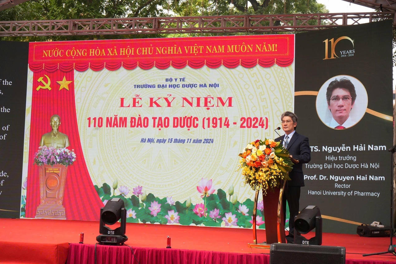 GS.TS. Nguyễn Hải Nam, Hiệu trưởng Trường Đại học Dược Hà Nội, phát biểu tại Lễ kỷ niệm 110 năm đào tạo Dược của nhà trường.