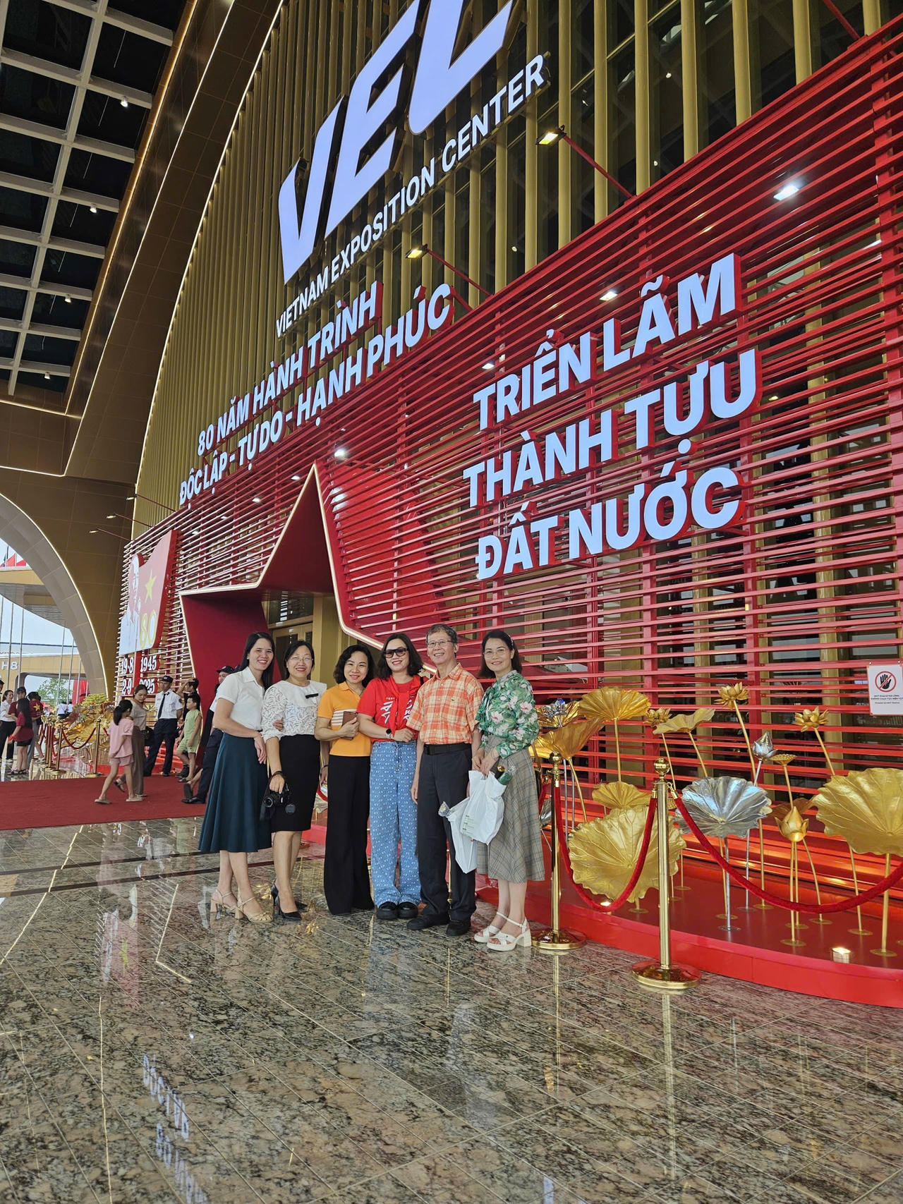 Triển lãm góp phần lan toả về hình ảnh mảnh đất và người TP Cảng Anh hùng.