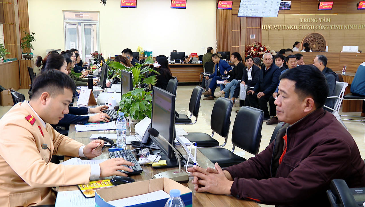 Hạn chế về nhân lực cũng khiến công tác triển khai dữ liệu hộ tịch gặp nhiều khó khăn