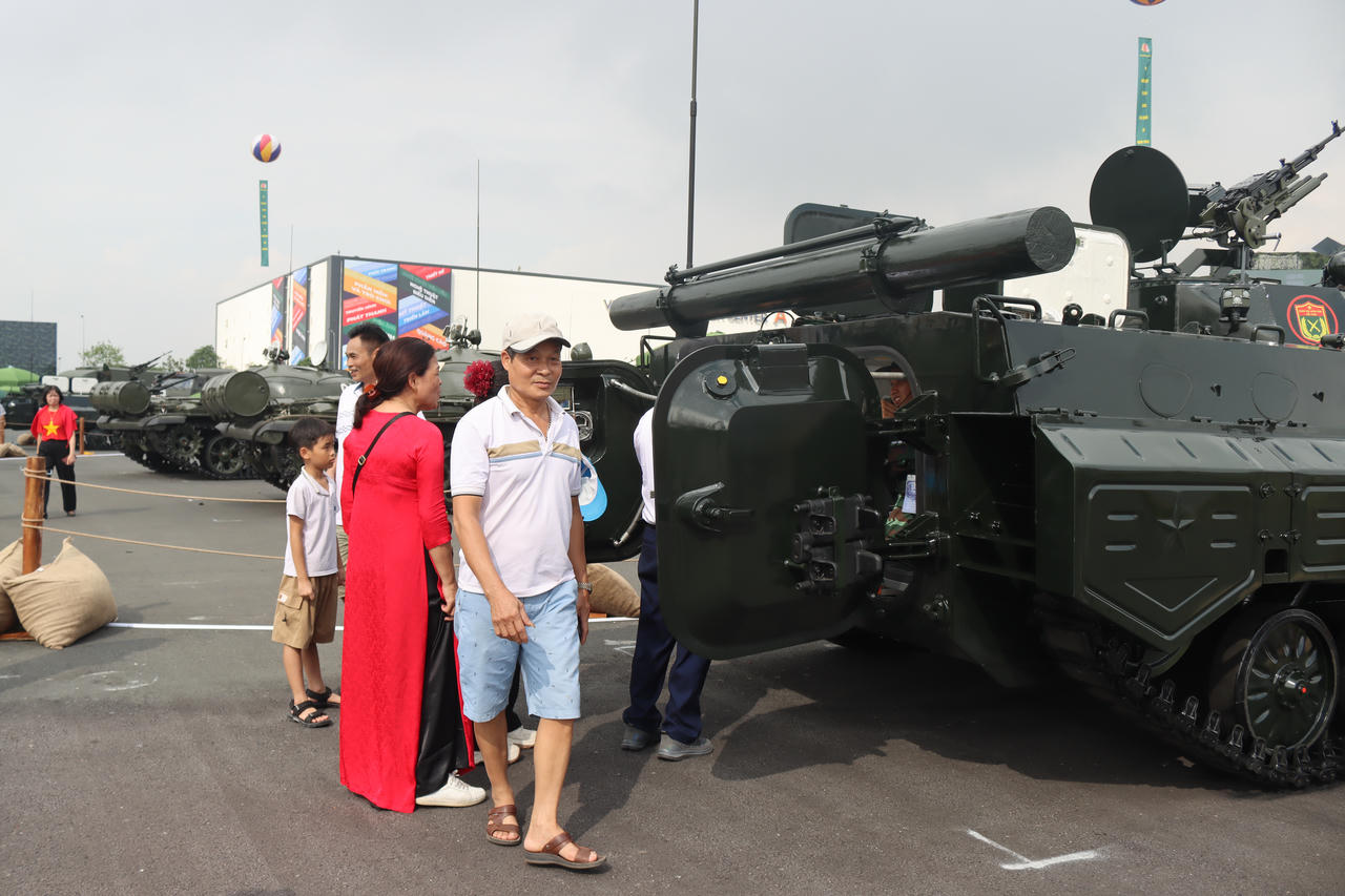 Ấn tượng không gian trưng bày của Bộ Quốc phòng tại Triển lãm thành tựu Đất nước