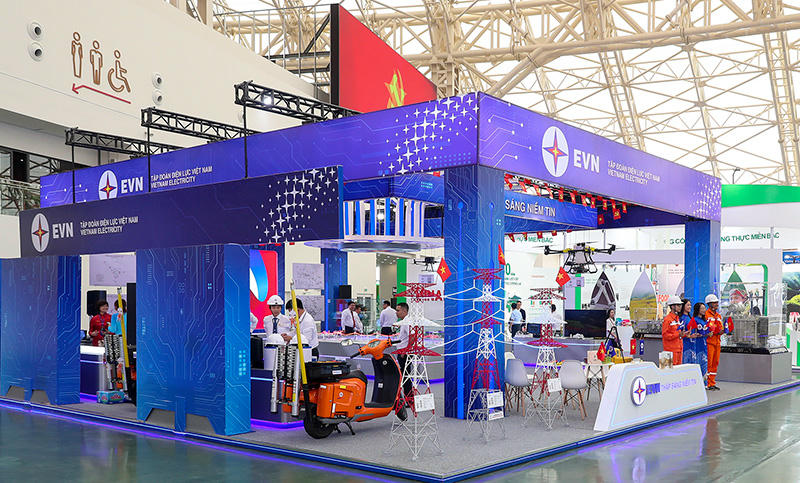 Tham quan thực tế ảo các công trình điện lớn tại Triển lãm thành tựu 80 năm