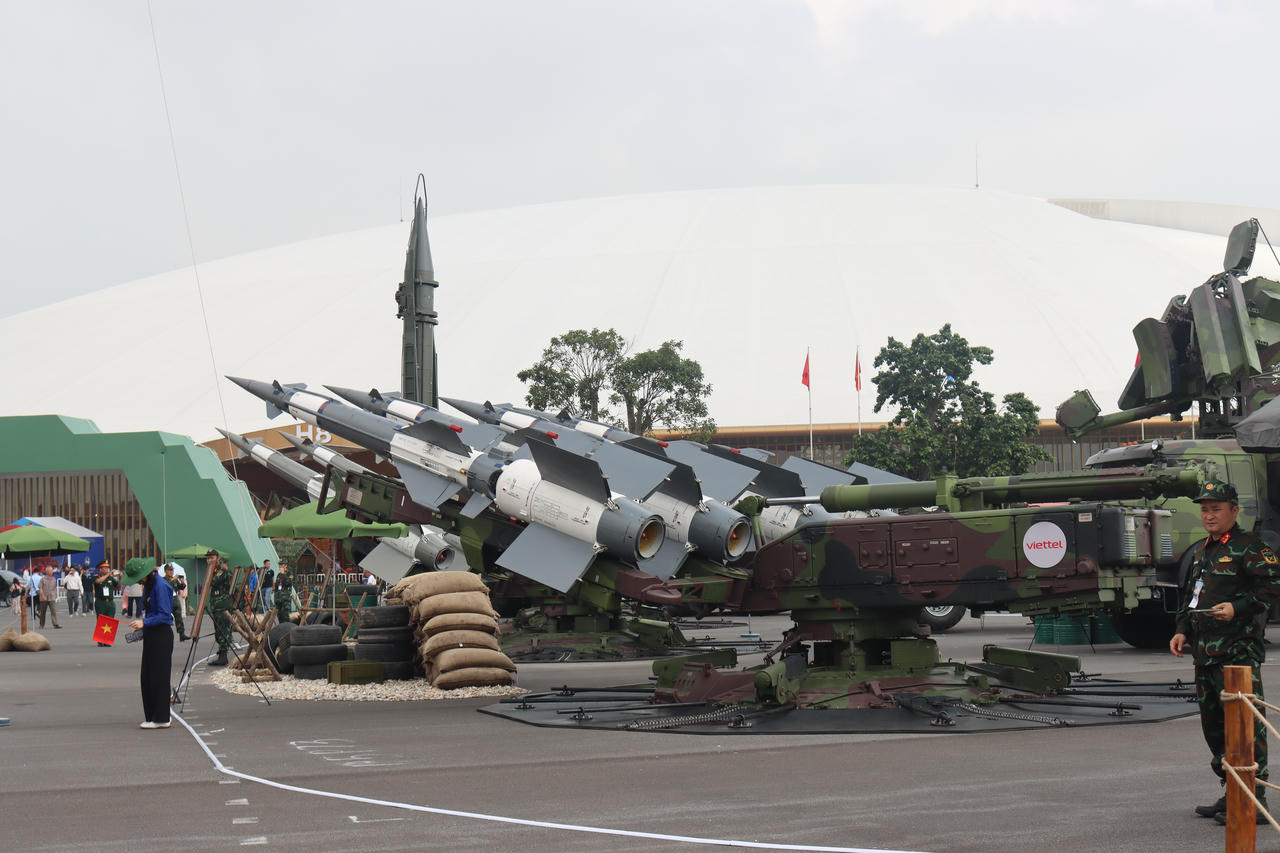 Ấn tượng không gian trưng bày của Bộ Quốc phòng tại Triển lãm thành tựu Đất nước