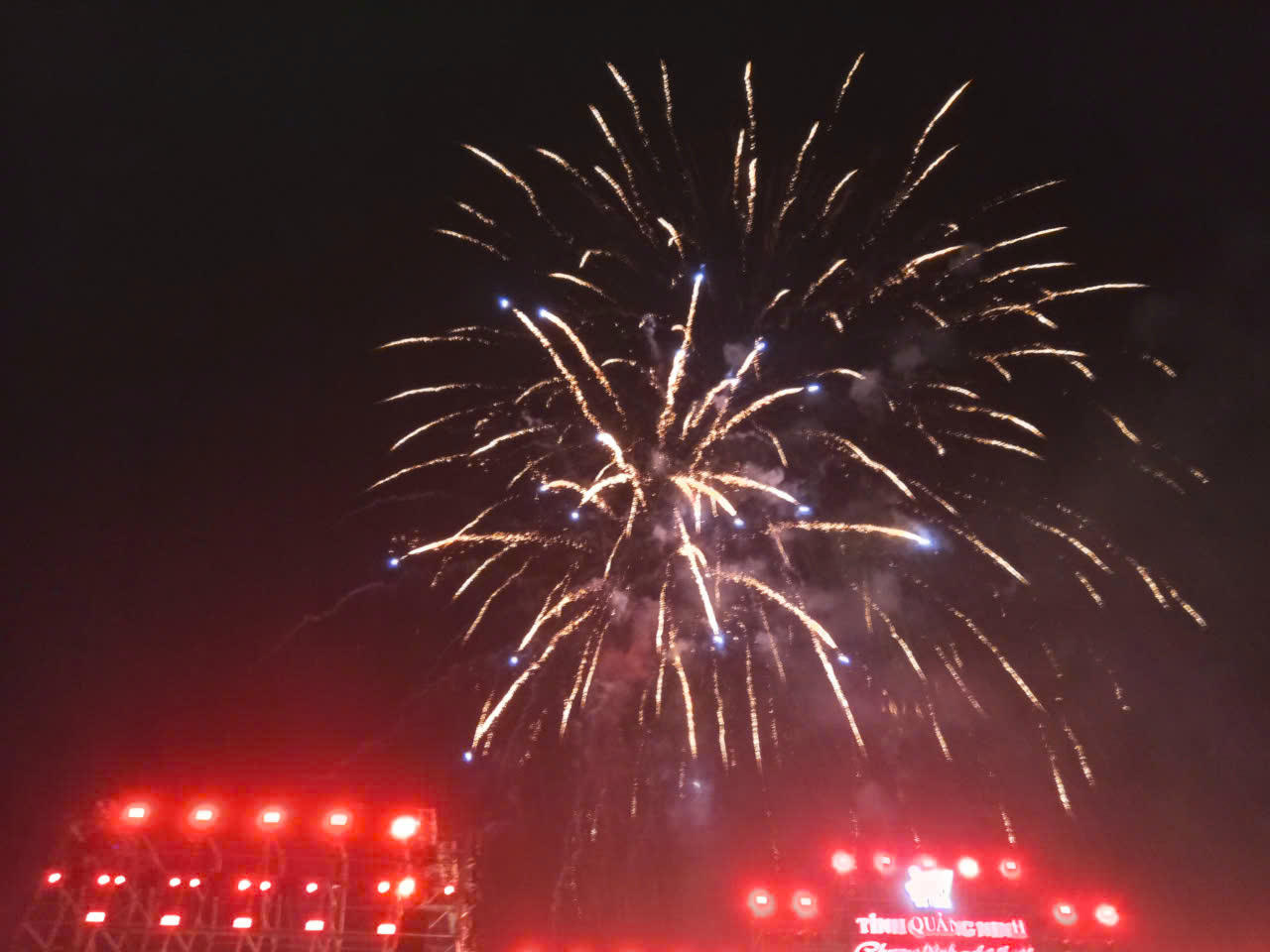 Màn pháo hoa mãn nhãn đã để lại nhiều dấu ấn tại sự kiễn Lễ Kỷ niệm 80 năm ngày Quốc khánh 2/9 Quảng trường Sun Carnival