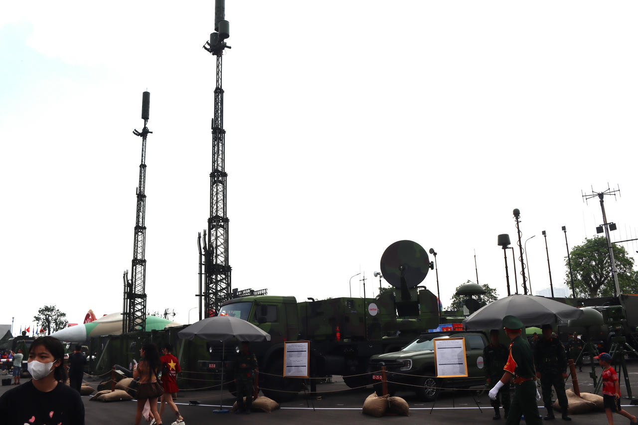 Ấn tượng không gian trưng bày của Bộ Quốc phòng tại Triển lãm thành tựu Đất nước