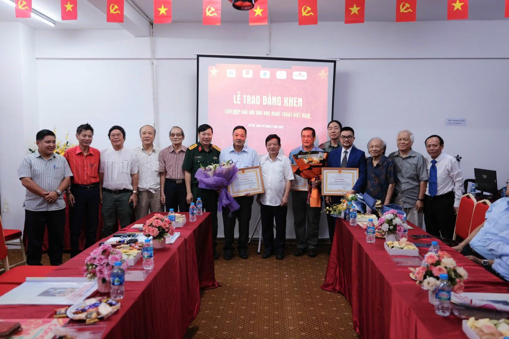 Các đại biểu đều mong muốn văn hóa và công nghệ hòa quyện, cùng nhau tạo động lực phát triển toàn diện và bền vững (ảnh BTC).