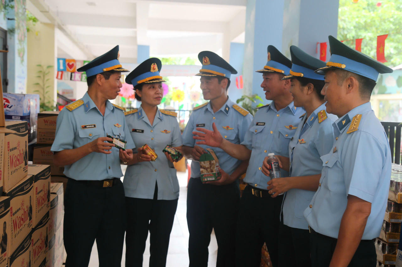 Bộ đội Phòng không- Không quân tiếp sức nhân dân trong Lễ Tổng duyệt A-80