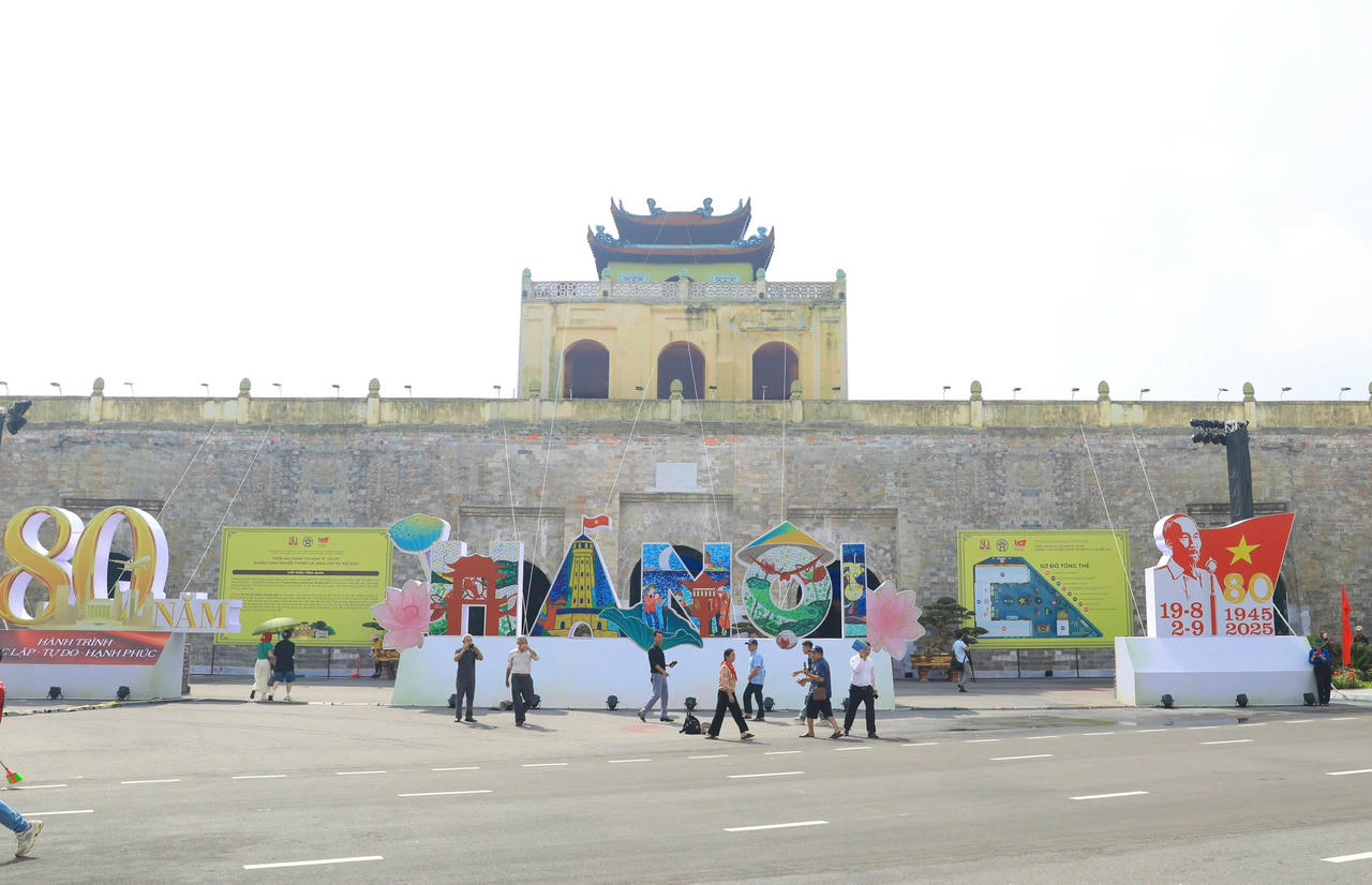 Hàng nghìn du khách tới thăm Không gian Truyền thống và Sáng tạo Hà Nội