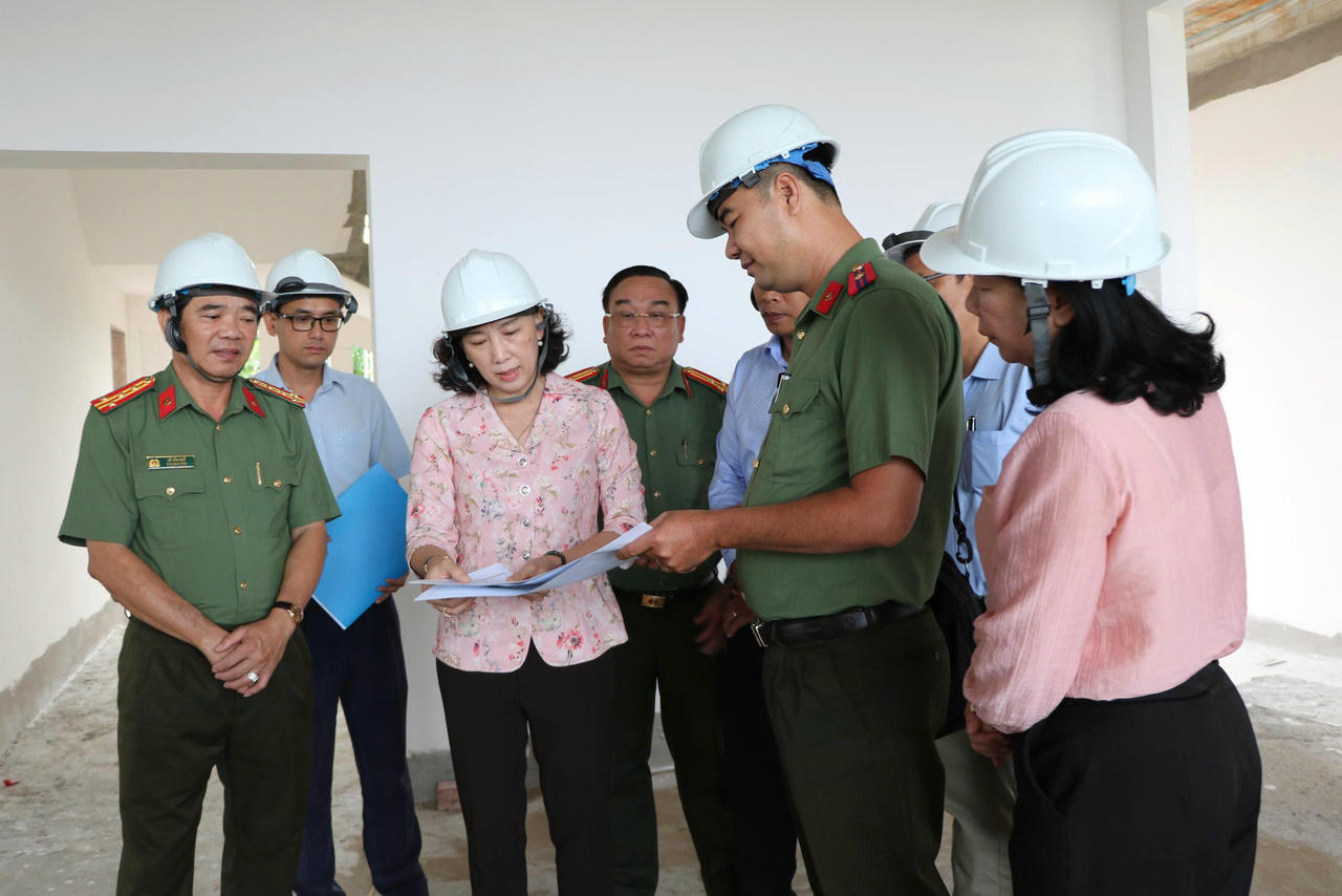 Phó Chủ tịch tỉnh An Giang kiểm tra việc giải ngân vốn đầu tư công các dự án do Công an tỉnh làm chủ đầu tư