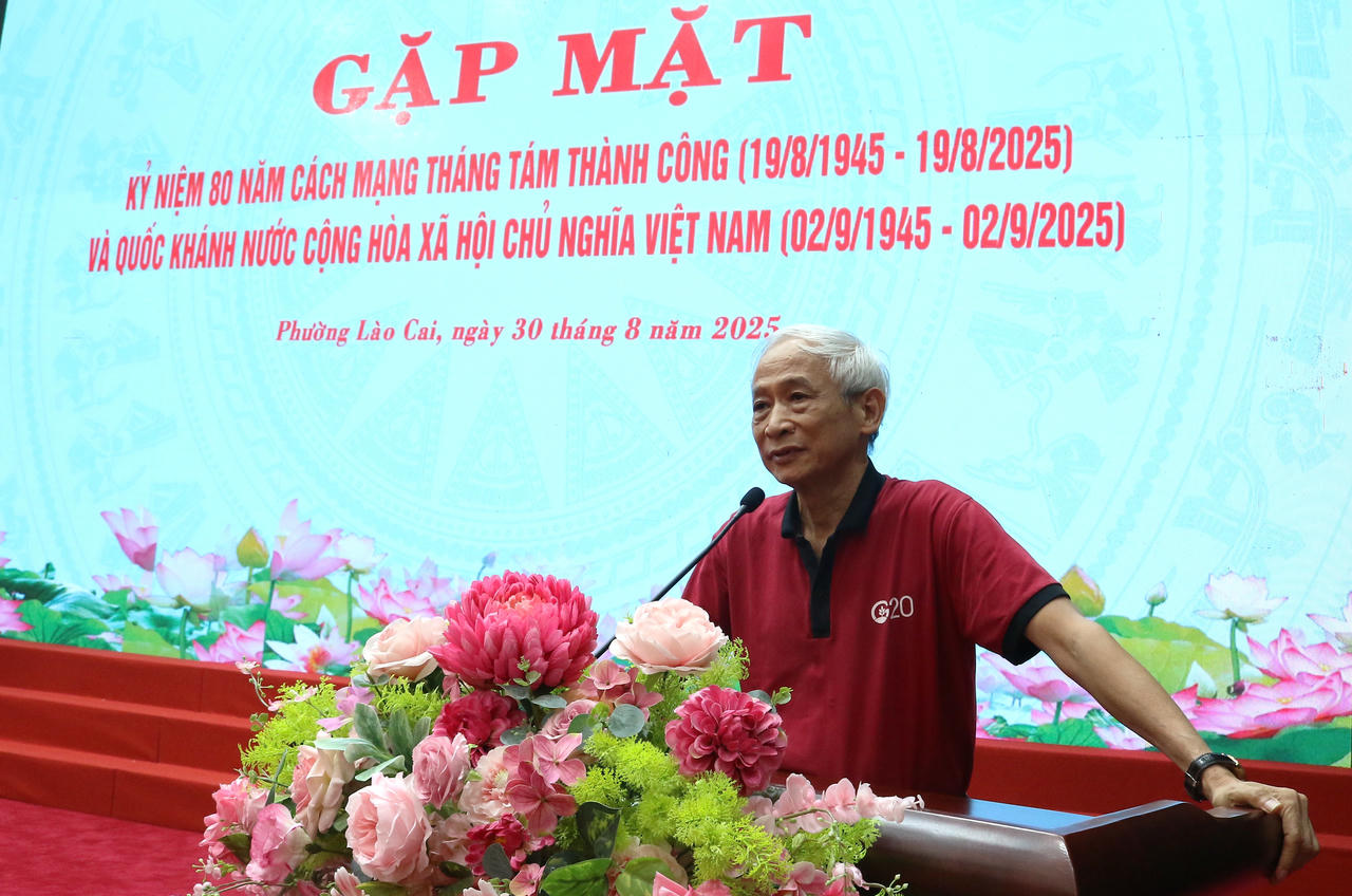 Ông Cao Đức Hải, Nguyên Bí thư Thành uỷ, nguyên Chủ tịch HĐND thành phố Lào Cai phát biểu tại buổi lễ.