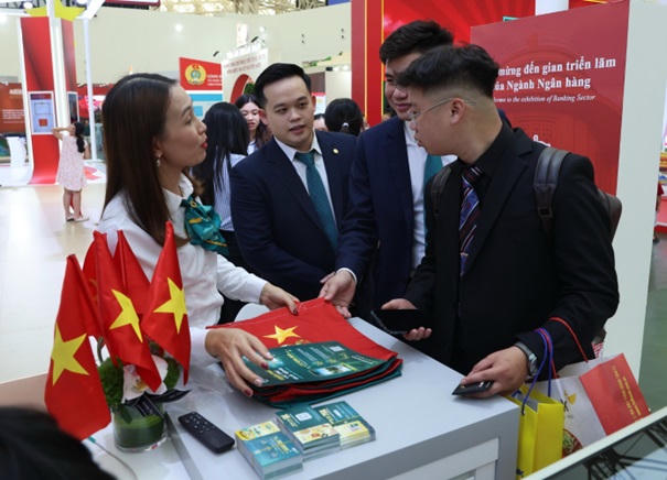 BIDV dành tặng khách hàng tham gia Triển lãm hàng nghìn quà tặng ấn tượng