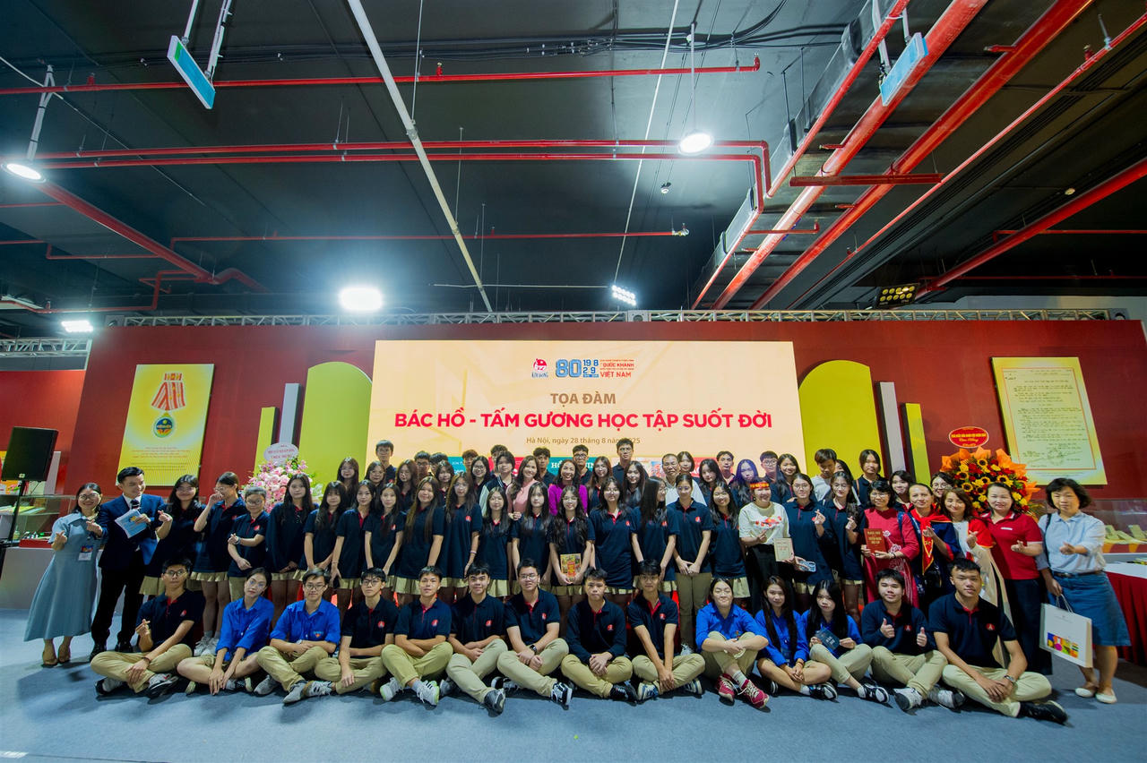Tọa đàm 'Bác Hồ - Tấm gương học tập suốt đời'