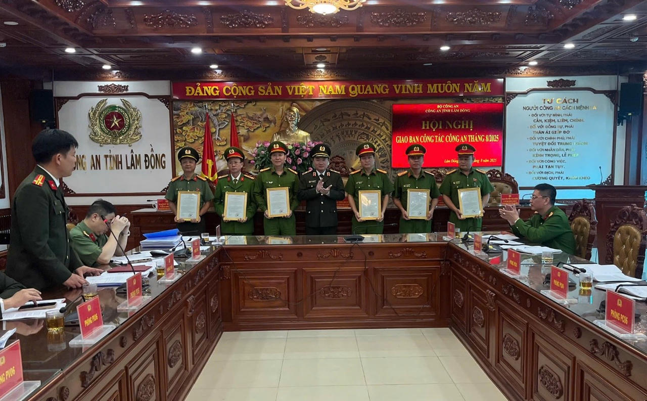 Bộ Công an khen thưởng đột xuất Công an Lâm Đồng