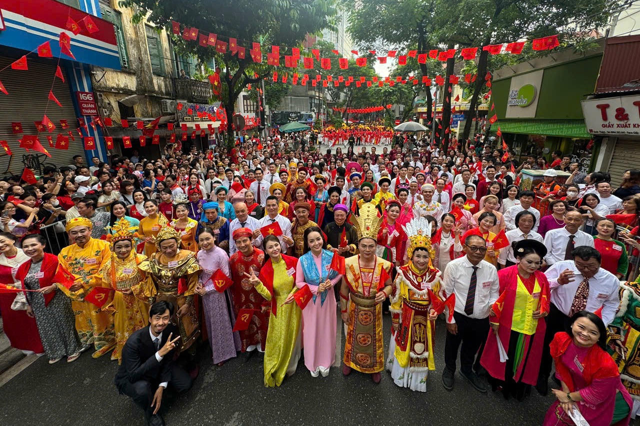 Tự hào dân tộc – Khối diễu hành Ngành Văn hóa, Thể thao