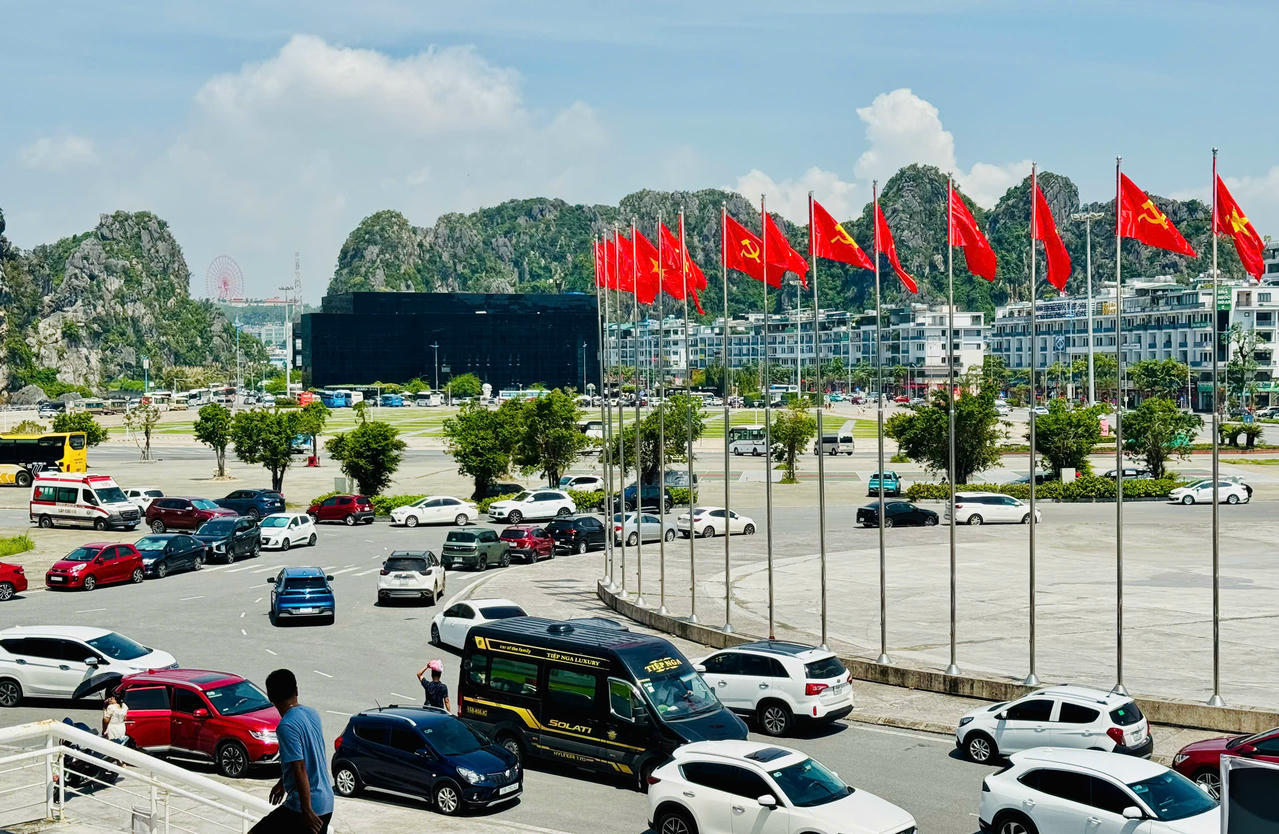 Trong ngày đầu của kỳ nghỉ lễ 2/9, khách du lịch đến tỉnh Quảng Ninh ước đạt 76.000 lượt.