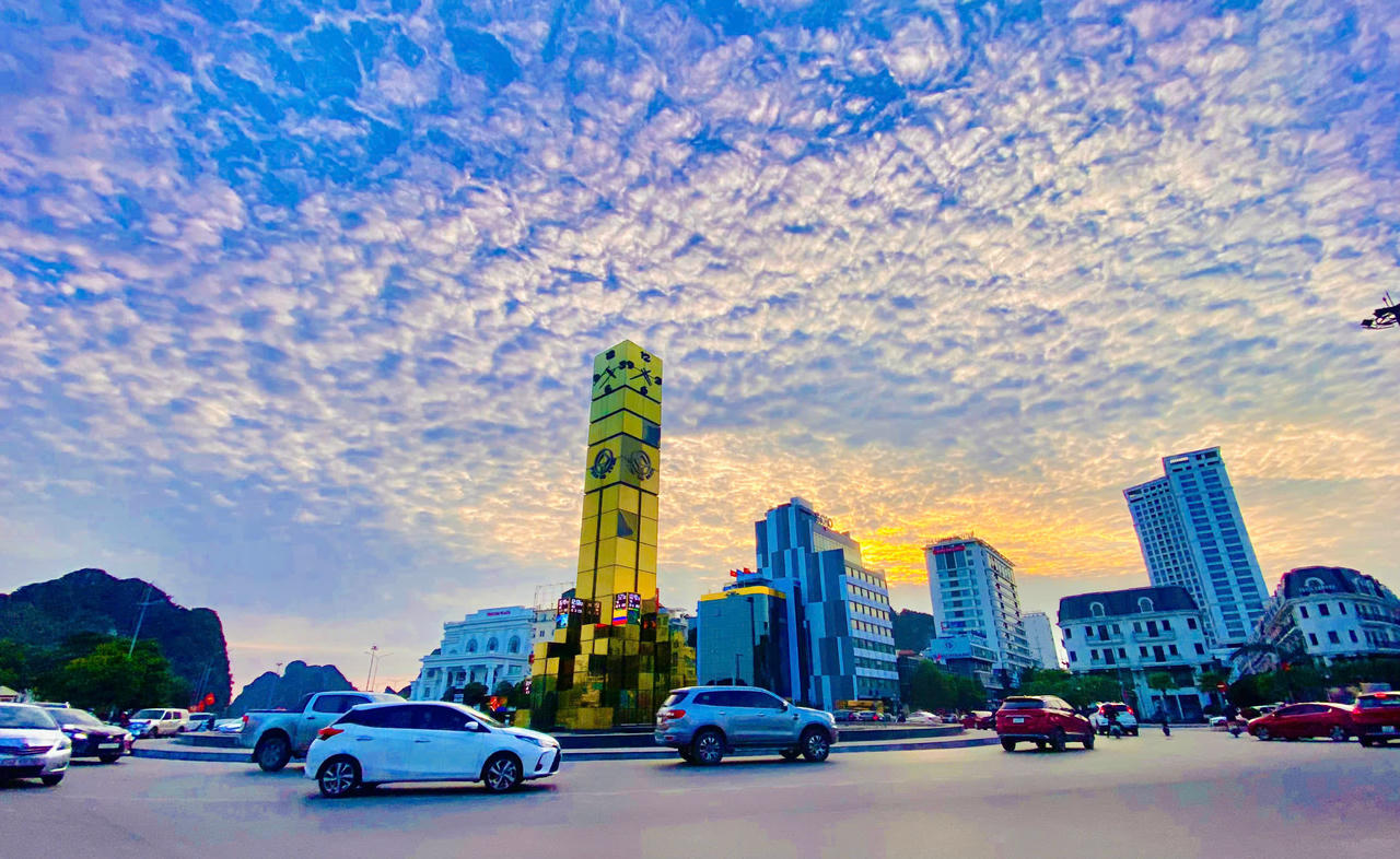 Các đơn vị kinh doanh dịch vụ chấp hành nghiêm việc niêm yết giá công khai và bán đúng giá niêm yết.