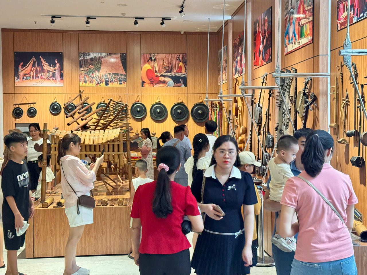 Tổng thu du lịch 2 ngày nghỉ lễ đạt 580 tỷ