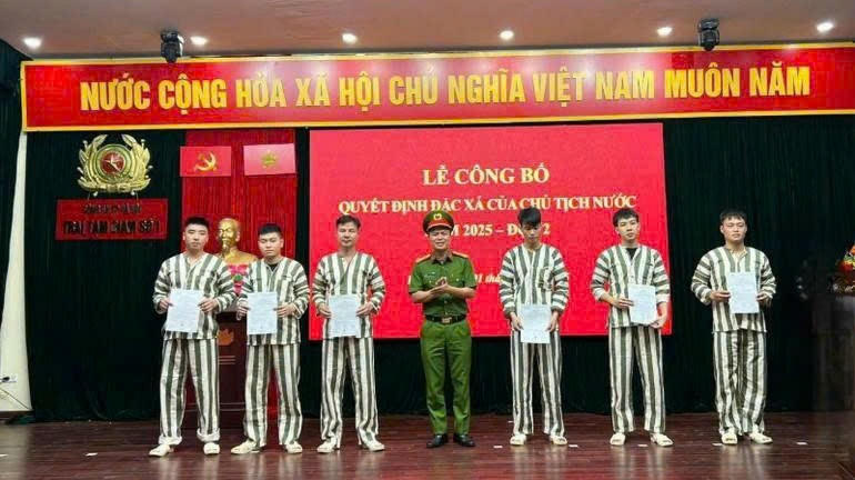 Công an Hà Nội công bố quyết định đặc xá cho 176 phạm nhân