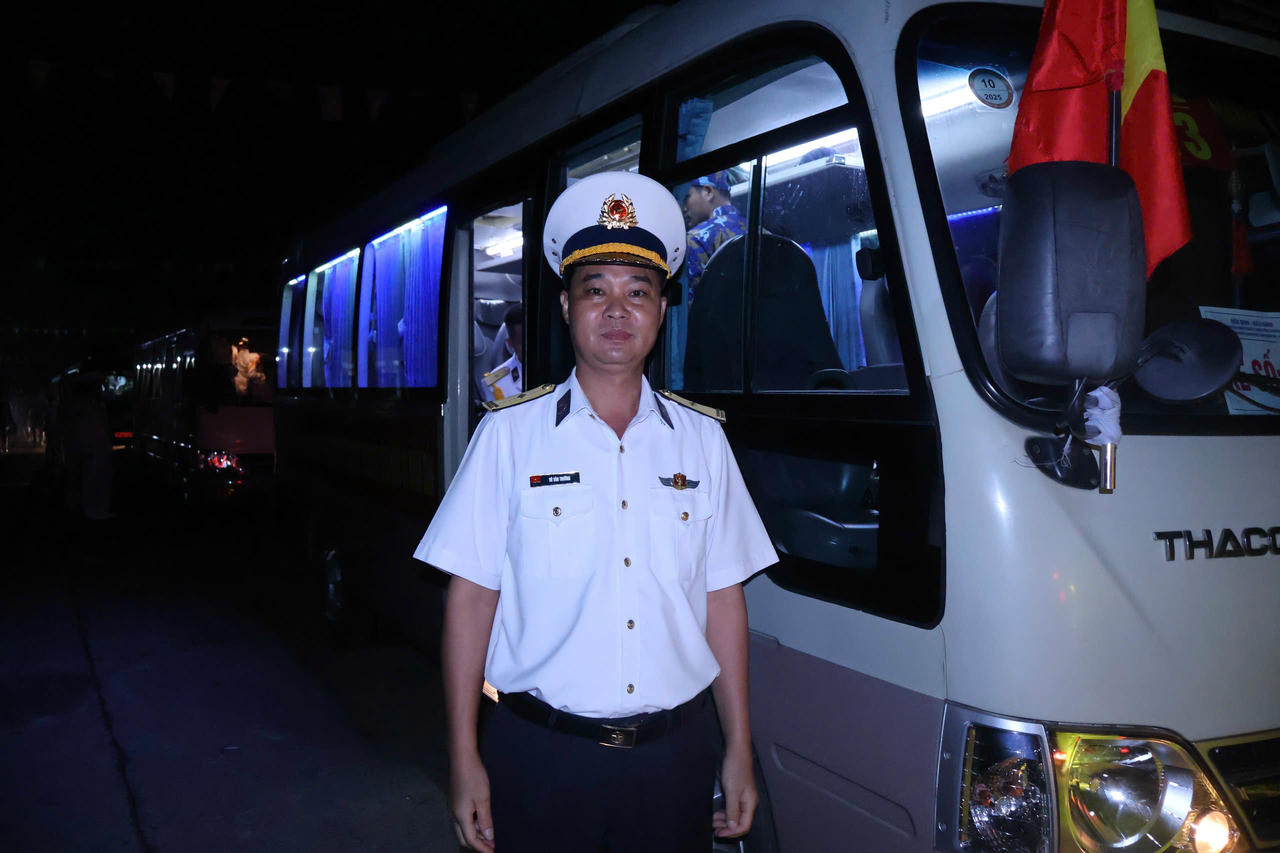 Thiếu tá Vũ Văn Trường - lái xe Lữ đoàn đặc công 126, lái xe khối sĩ quan Hải quân. (Ảnh: Thanh Hà).