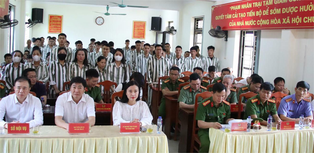 Quang cảnh Lễ công bố Quyết định của Chủ tịch nước về việc đặc xá cho các phạm nhân đang chấp hành án phạt tù, có đủ điều kiện được hưởng đặc xá đợt 2, năm 2025.