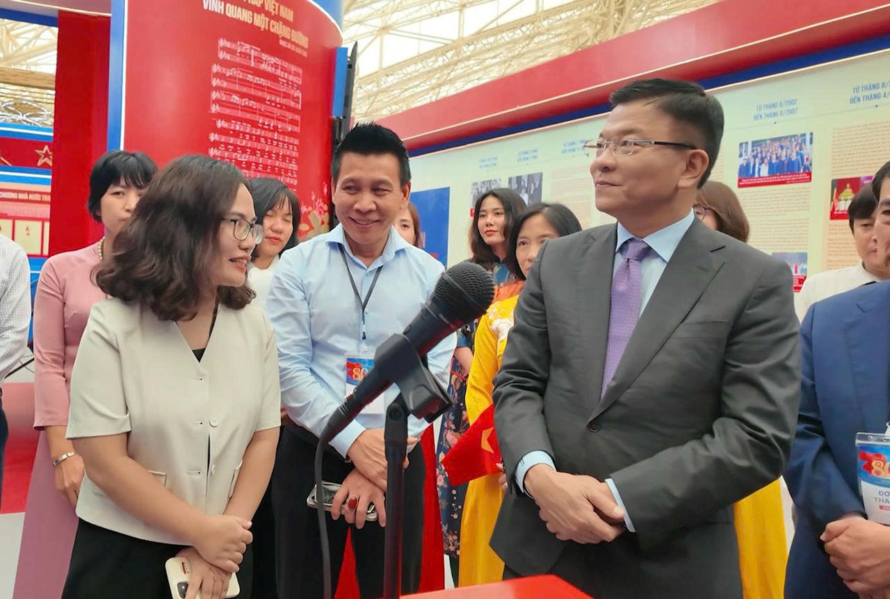 AI pháp luật được Bộ Tư pháp giới thiệu tại triển lãm Thành tựu đất nước