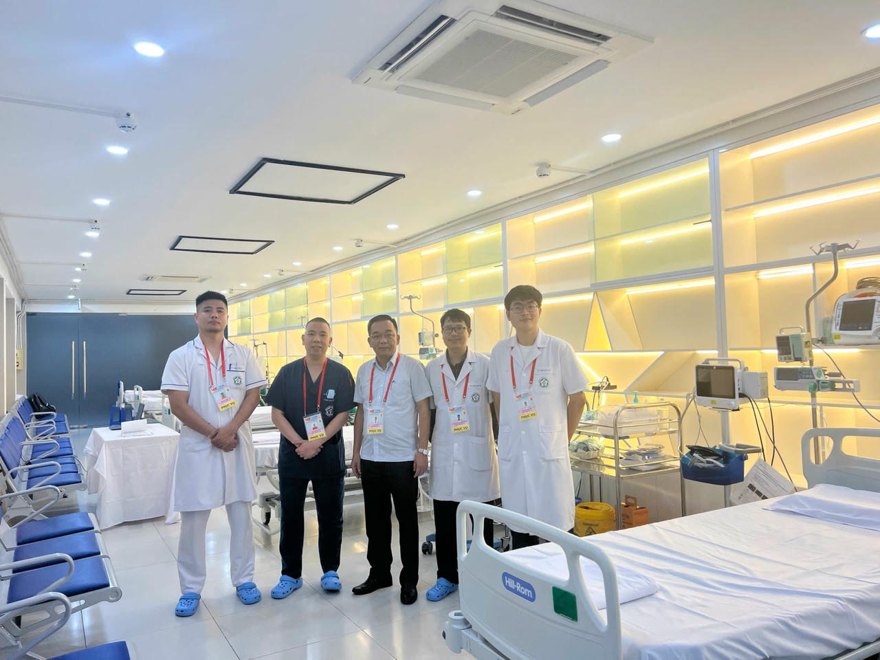 Điểm trực cấp cứu trong sự kiện A80 (Ảnh: TTXVN)