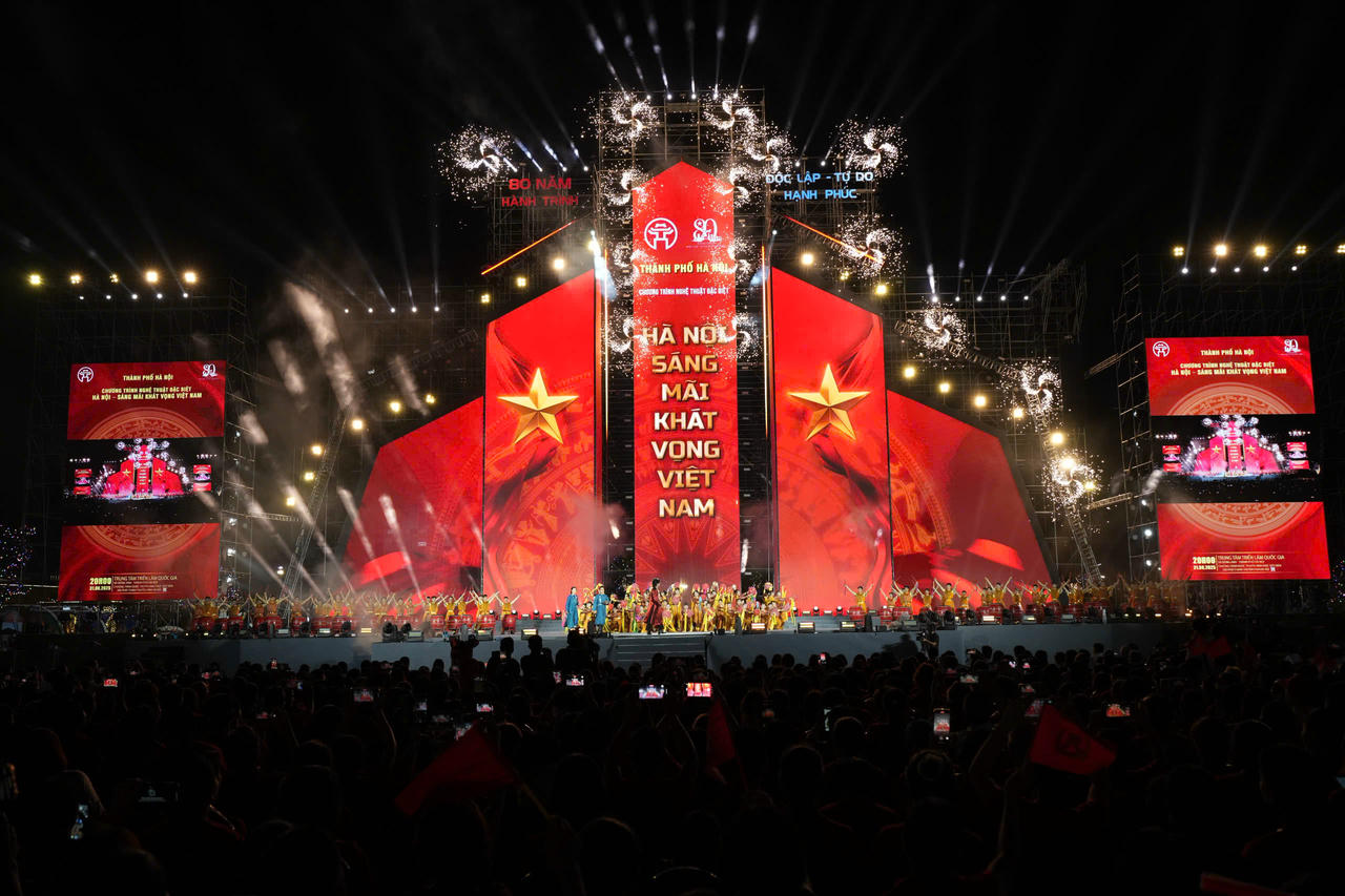 Đặc sắc chương trình nghệ thuật "Hà Nội - Sáng mãi khát vọng Việt Nam"