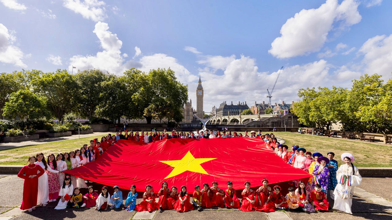 Người Việt tại Anh tri ân lịch sử, lan tỏa niềm tự hào dân tộc
