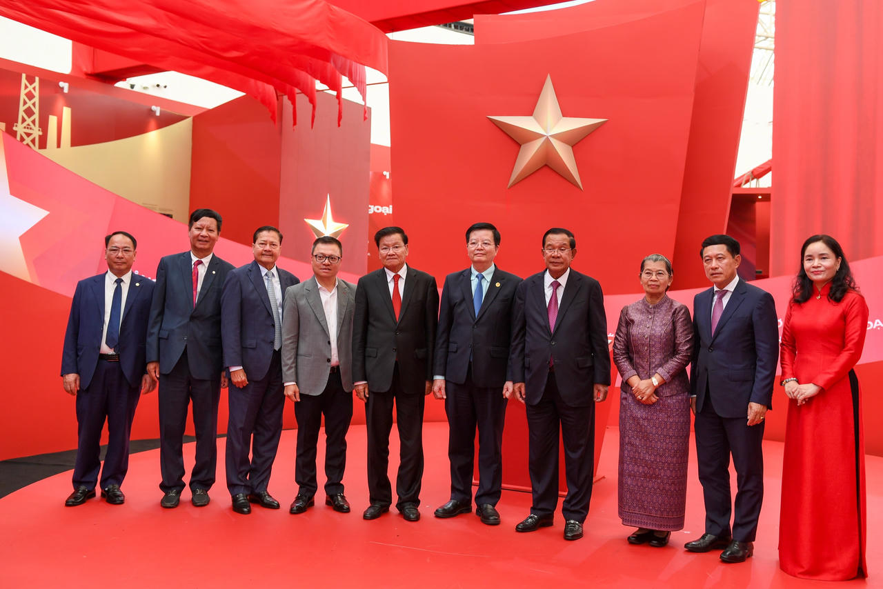 Lãnh đạo Lào, Campuchia tham quan Triển lãm thành tựu đất nước