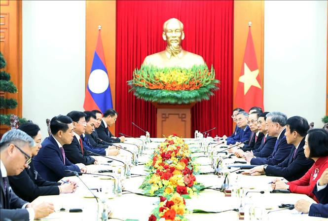 Tổng Bí thư Tô Lâm hội kiến Tổng Bí thư, Chủ tịch nước Lào Thongloun Sisoulith. Ảnh: Thống Nhất/TTXVN