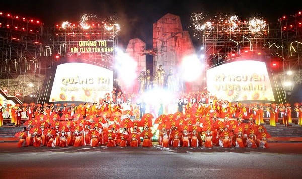 Dâng trào cảm xúc từ chương trình ‘Quảng Trị - Hội tụ và Tỏa sáng’