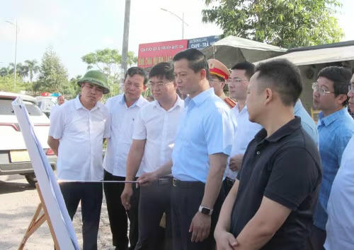 Chủ tịch UBND tỉnh Bắc Ninh giao Sở Xây dựng chủ trì phối hợp với Công an tỉnh và phường Nếnh rà soát, tính toán phương án tổ chức giao thông.