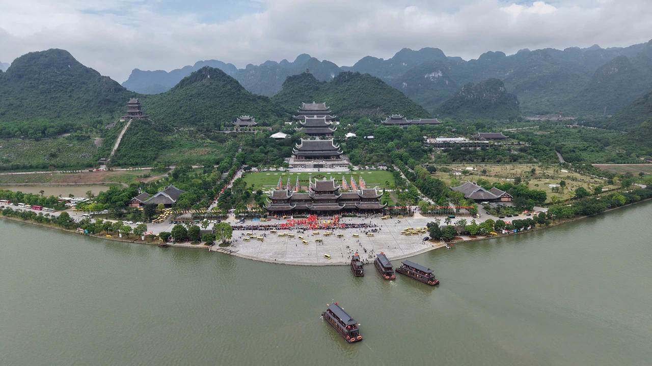 Ninh Bình đón khoảng 422.000 lượt khách, doanh thu đạt trên 530 tỷ đồng dịp nghỉ lễ Quốc khánh 2/9

