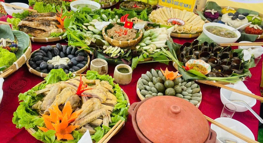 Tất cả các món ăn trong ngày "Tết xíp xí" đều là những sản phẩm nông nghiệp do chính bà con làm ra từ chính mảnh đất họ sinh sống.