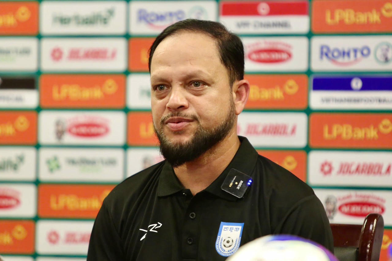 Huấn luyện viên U23 Bangladesh gặp vấn đề sức khỏe trước trận đấu với U23 Việt Nam