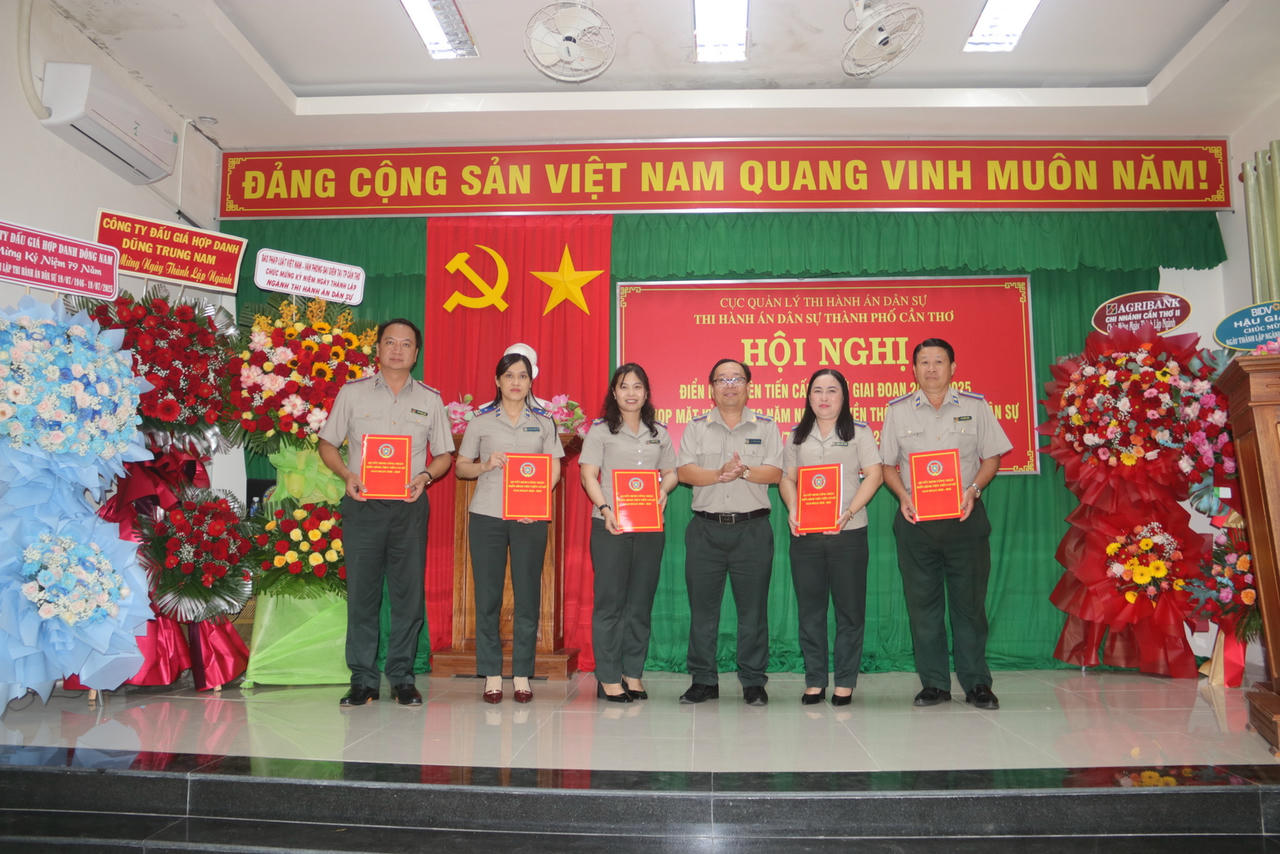  Nhiều tập thể, cá nhân được công nhận điển hình tiên tiến cấp cơ sở