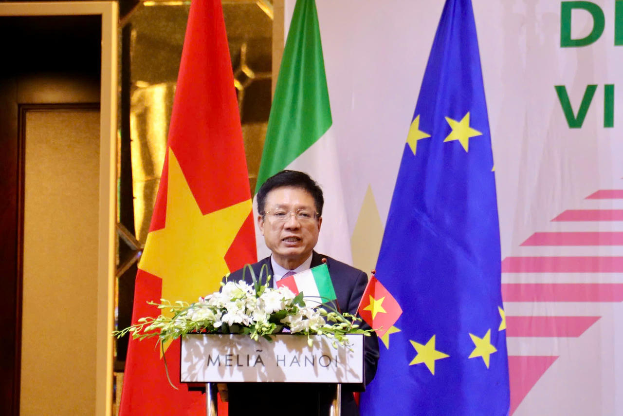 Thứ trưởng Tài chính Hồ Sỹ Dũng phát biểu tại diễn đàn.
