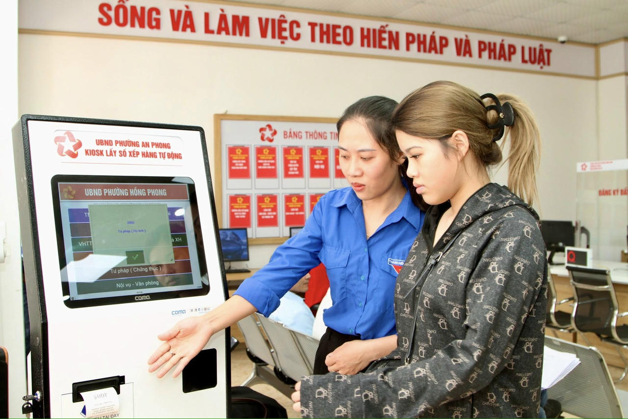 Các địa phương khẩn trương rà soát, xây dựng quy trình nội bộ rút gọn và hoàn thiện quy trình điện tử trên Hệ thống thông tin TTHC thành phố.