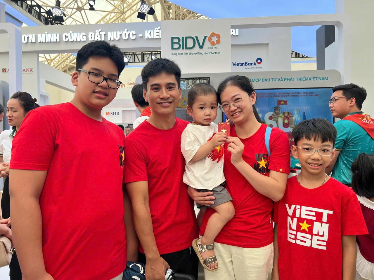  Hàng nghìn khách thăm quan thích thú với những trải nghiệm tại Không gian của BIDVlượt 