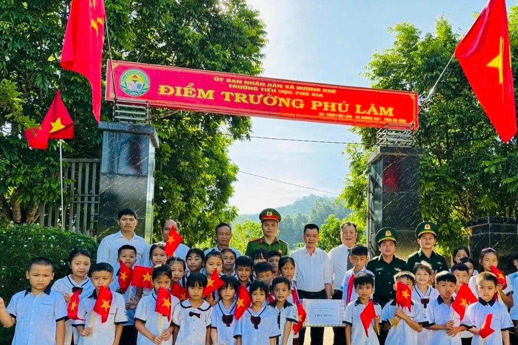 Lễ khai giảng đặc biệt ở điểm trường biên giới của tỉnh Hà Tĩnh