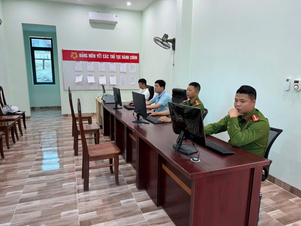 Địa phương cũng đã có phần mềm ứng dụng cung cấp dịch vụ công và phần mềm tác nghiệp để đảm bảo vận hành Trung tâm phục vụ hành chính công cấp xã.